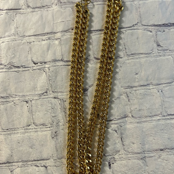 GOLD TONE CHAIN WOMENS BELT - Picture 2 of 8